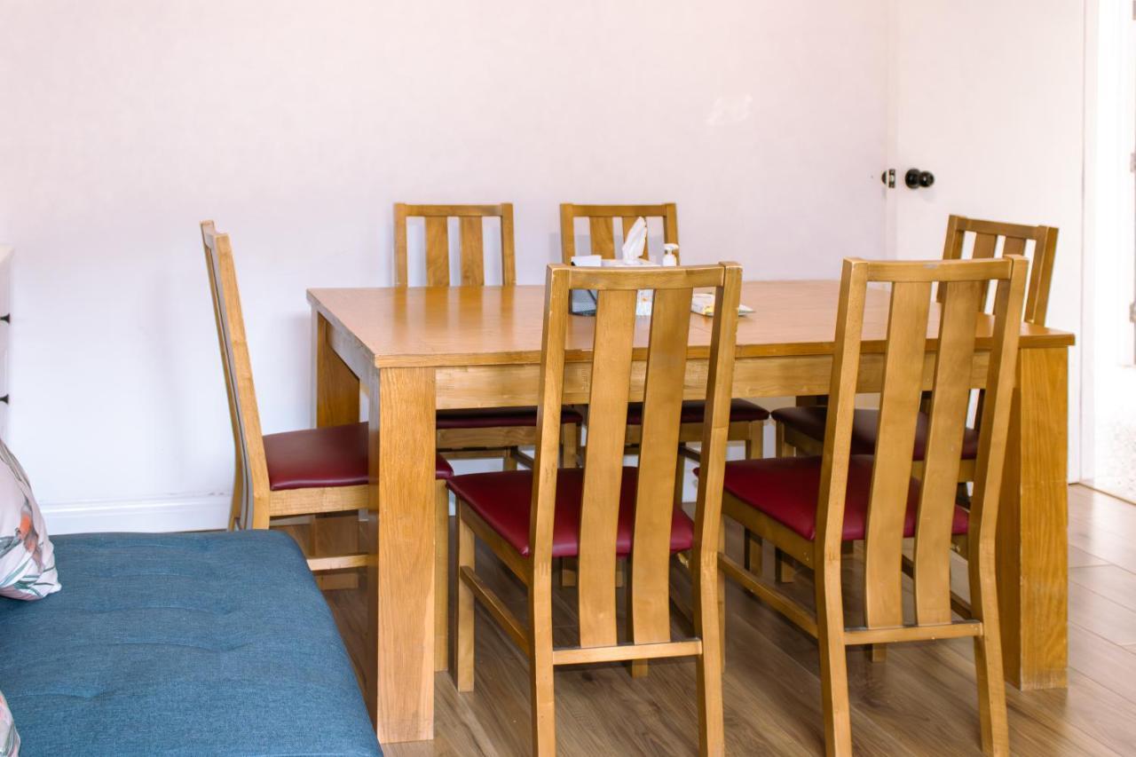 Nice 4 Bedroom Apartment Near City Centre 2-Min Walk To Metro !! Business & Family Friendly!! London Kültér fotó