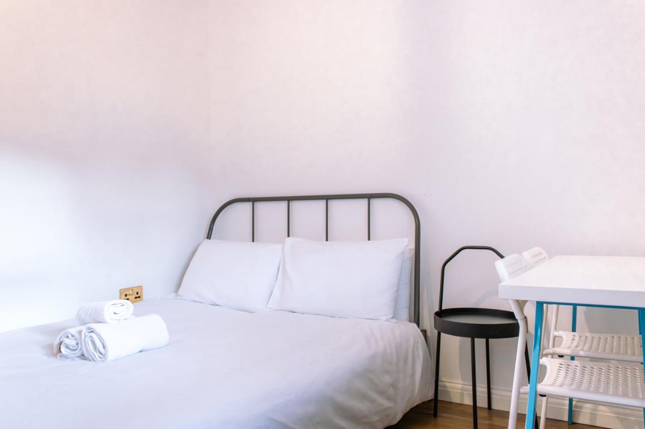 Nice 4 Bedroom Apartment Near City Centre 2-Min Walk To Metro !! Business & Family Friendly!! London Kültér fotó