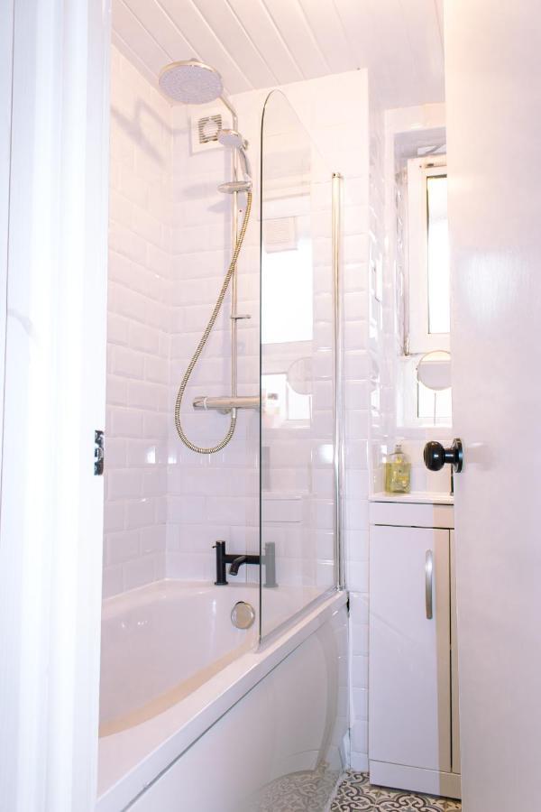 Nice 4 Bedroom Apartment Near City Centre 2-Min Walk To Metro !! Business & Family Friendly!! London Kültér fotó